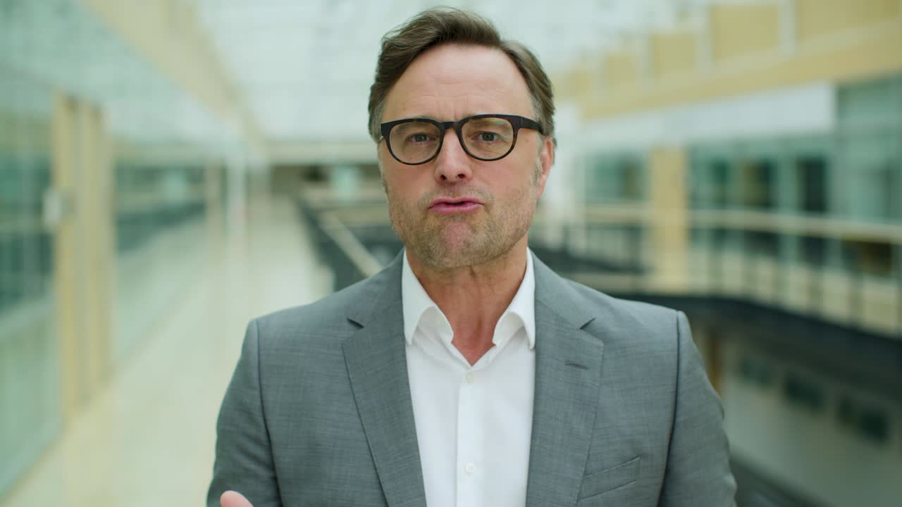 BMW iX3 & 5er – Presenter Video mit Eric Langner